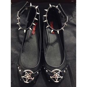 Demonia star-23 flats